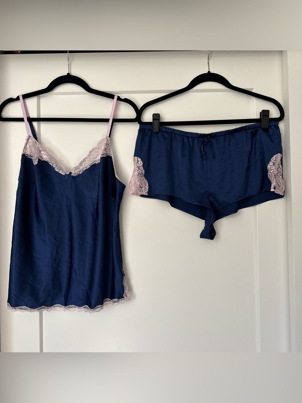 Victoria’s Secret Satin Lace Tie Back Detail Cami and Shorts Set - Picture 1 of 12